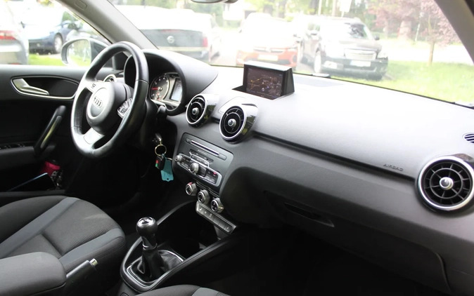 Audi A1 cena 42900 przebieg: 80200, rok produkcji 2016 z Wałbrzych małe 106